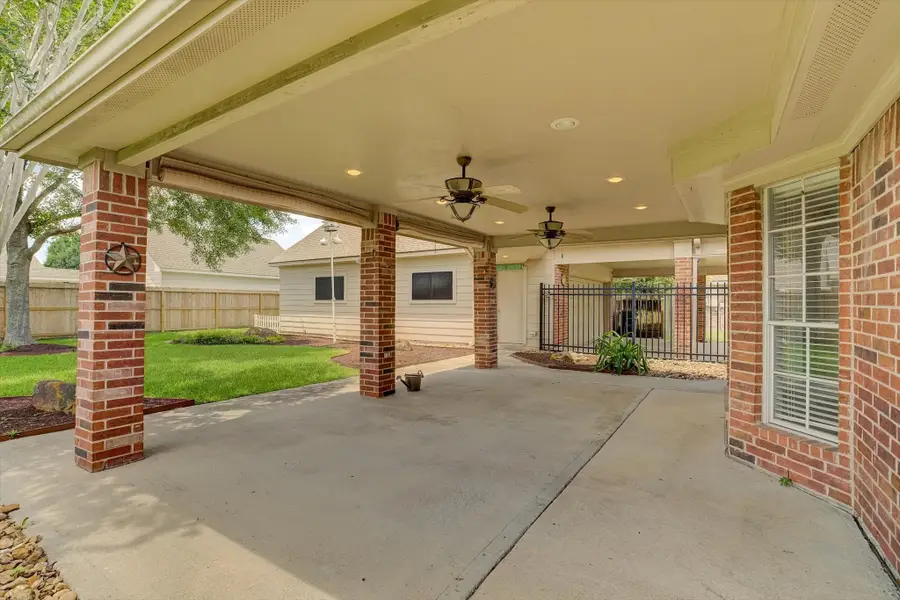 3618 Dry Creek Drive, Pasadena, TX 77505 - #3
