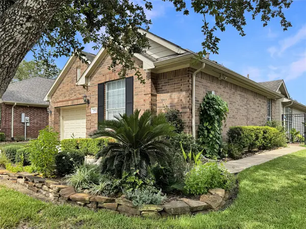 2312 Messina Drive, Pearland, TX 77581