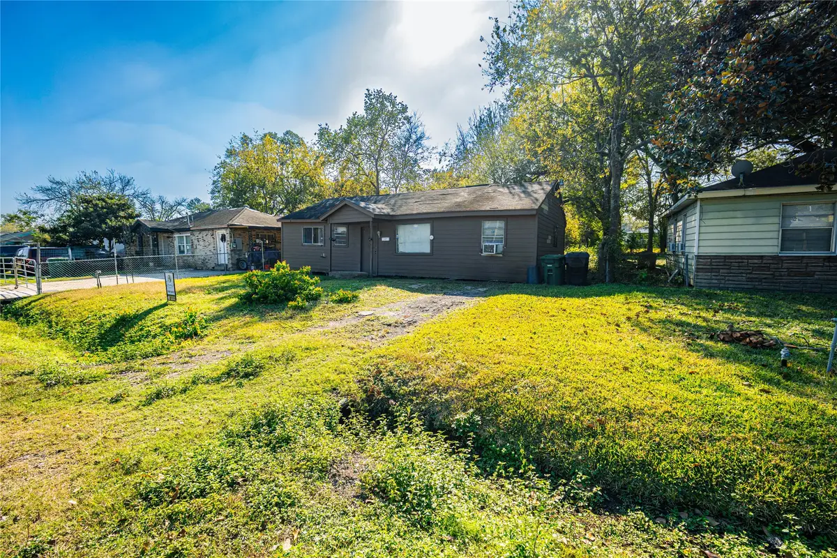 5326 Wilmington Street, Houston, TX 77033 - Image #1