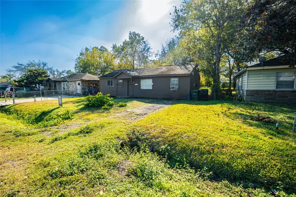 5326 Wilmington Street, Houston, TX 77033