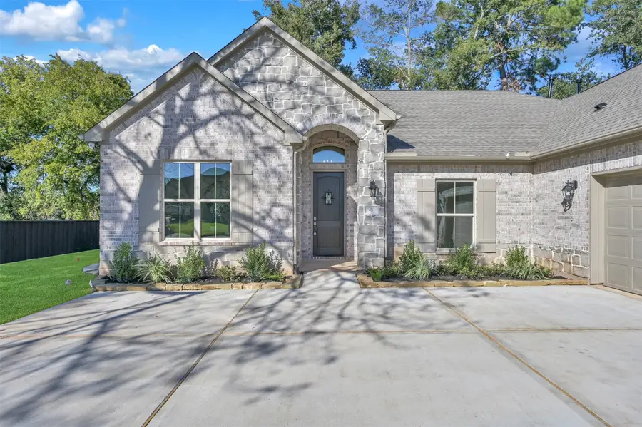 43 Wilmington Drive, Montgomery, TX 77356 - Image #2