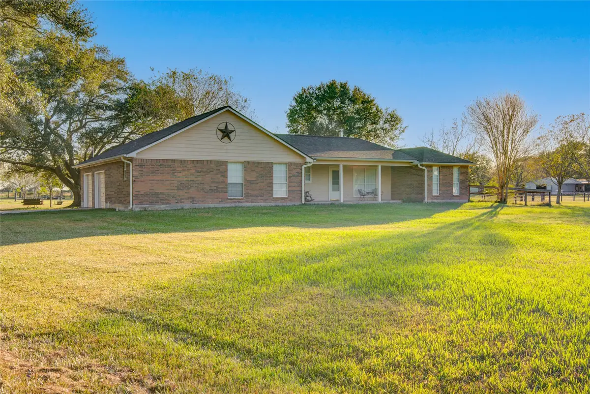21503 Pecan Bend Road, Damon, TX 77430 - Image #1