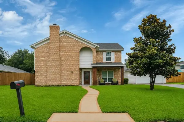 9107 Mauna Loa Lane, Houston, TX 77040