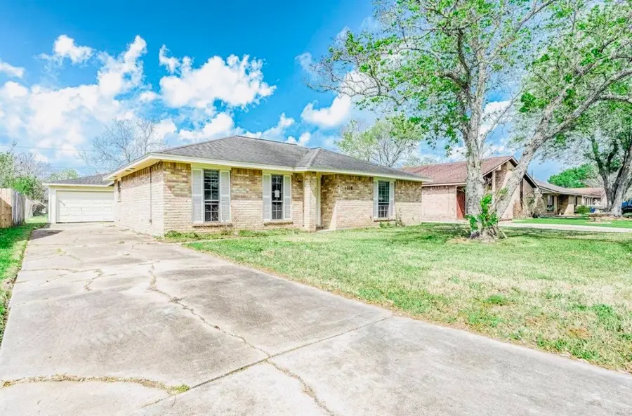 1310 Northbrook Drive, Angleton, TX 77515 - #2