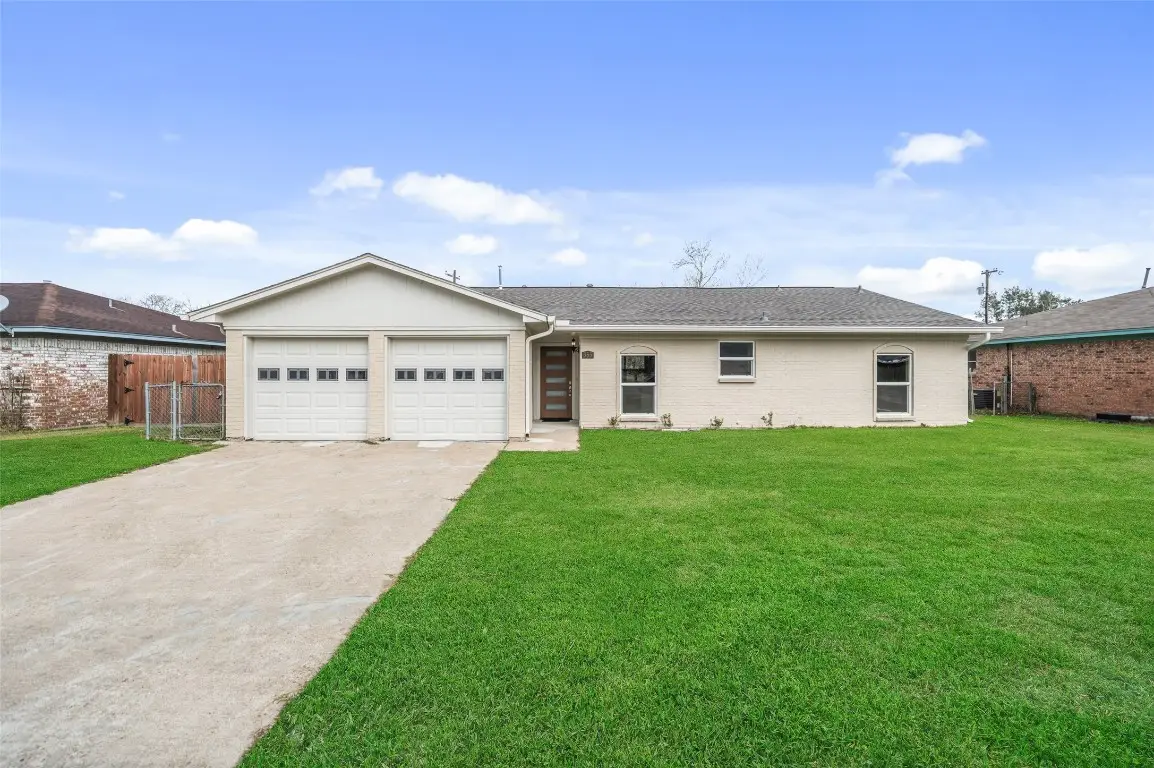 355 Windsor Square, Alvin, TX 77511 - #1