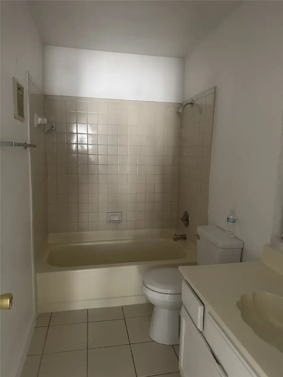 9797 Leawood Boulevard #1414, Houston, TX 77099 - #3