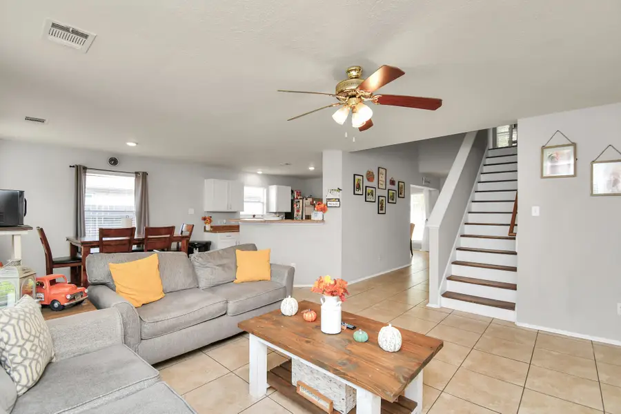 803 N Vista Drive, Houston, TX 77073 - Image #2