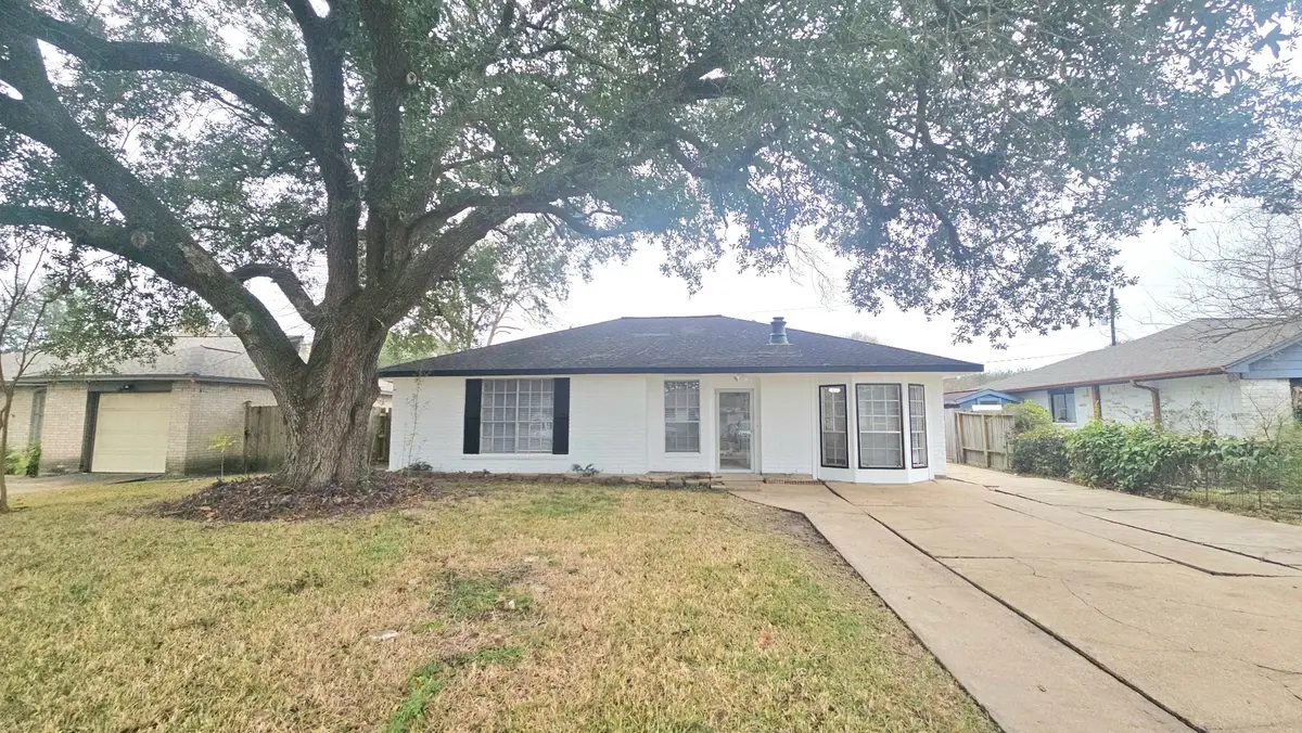 210 Brigadoon Lane, Friendswood, TX 77546 - Image #1