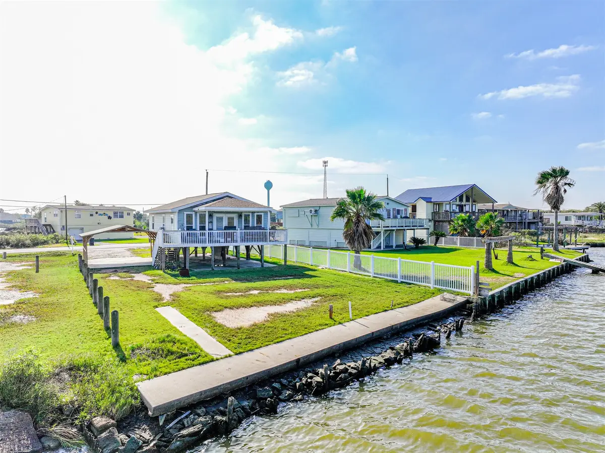 4622 Bayou Lane, Hitchcock, TX 77563 - Image #1