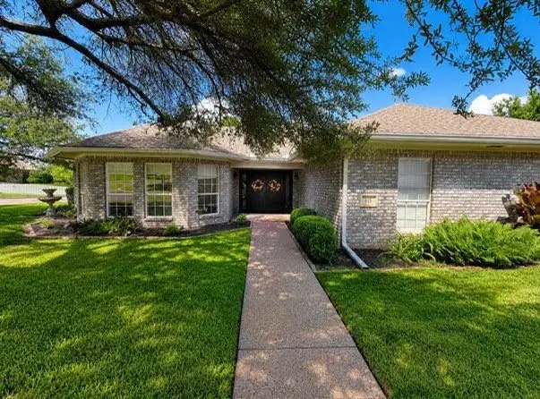 415 Oak Crest, Clifton, TX 76634 - #1