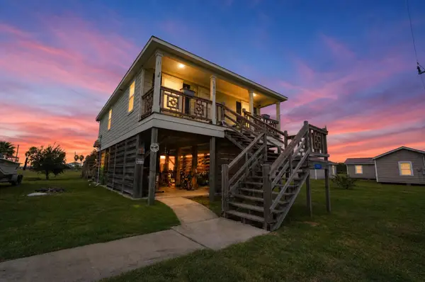 1811 Broadway Avenue, Port Bolivar, TX 77650
