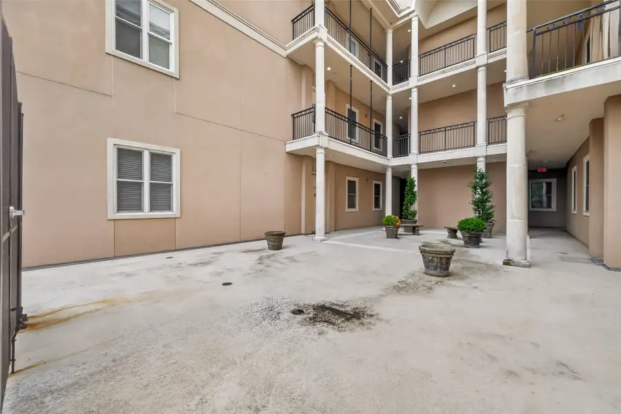 58 Briar Hollow Lane #204, Houston, TX 77027 - #3