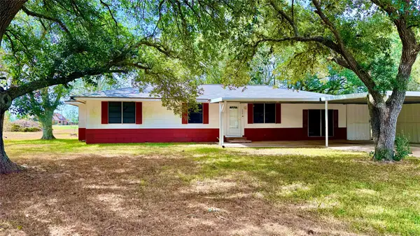 332 Henson Street, El Campo, TX 77437