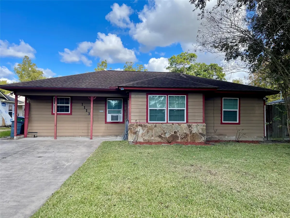 1113 Chevy Chase Drive, Angleton, TX 77515 - Image #1