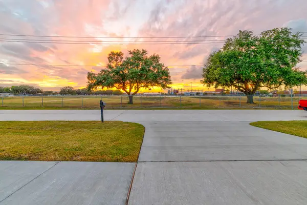 617 Luella Avenue, Deer Park, TX 77536