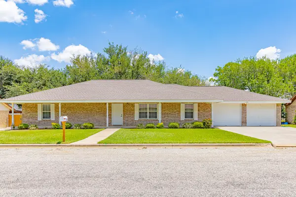216 E Montana Drive, Shiner, TX 77984
