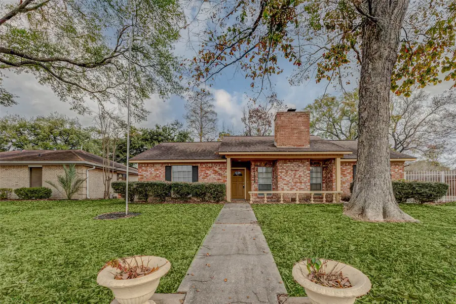 13115 Sherwood Oaks Drive, Houston, TX 77015 - Image #2