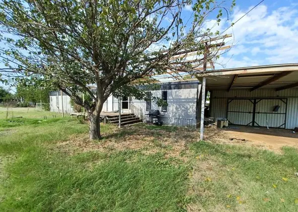 309 N Ash Street, Archer, TX 76351