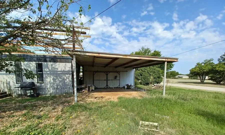 309 N Ash Street, Archer City, TX 76351 - Image #2