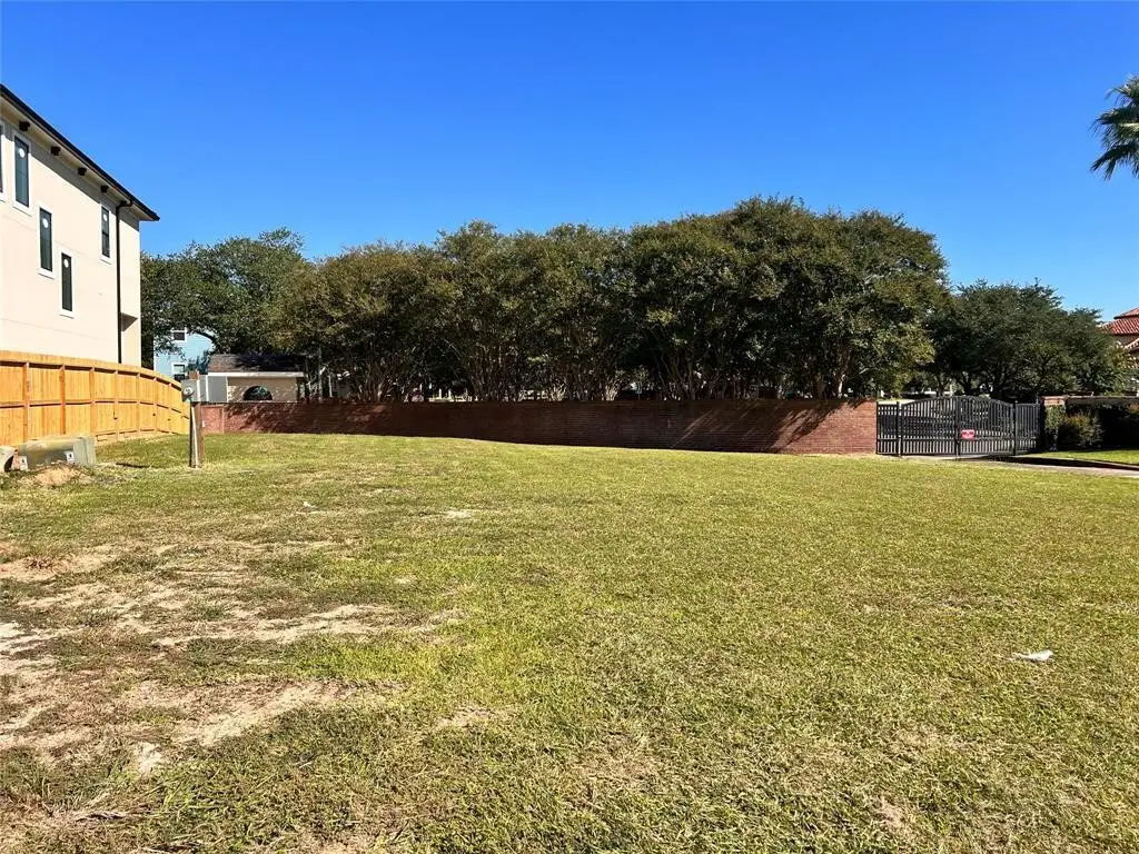 716 Harborside Way, Kemah, TX 77565 - #1