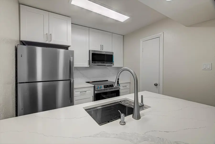 8201 Richmond Avenue #10, Houston, TX 77063 - Image #2