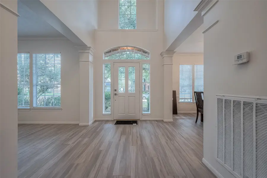 7130 Glenwood Drive, Sugar Land, TX 77479 - Image #2