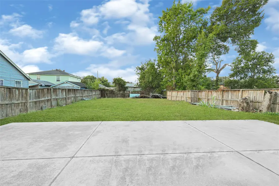 9210 E Avenue Q, Houston, TX 77012 - #2