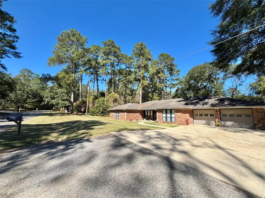 1016 N Nellius Street, Woodville, TX 75979 - Image #2