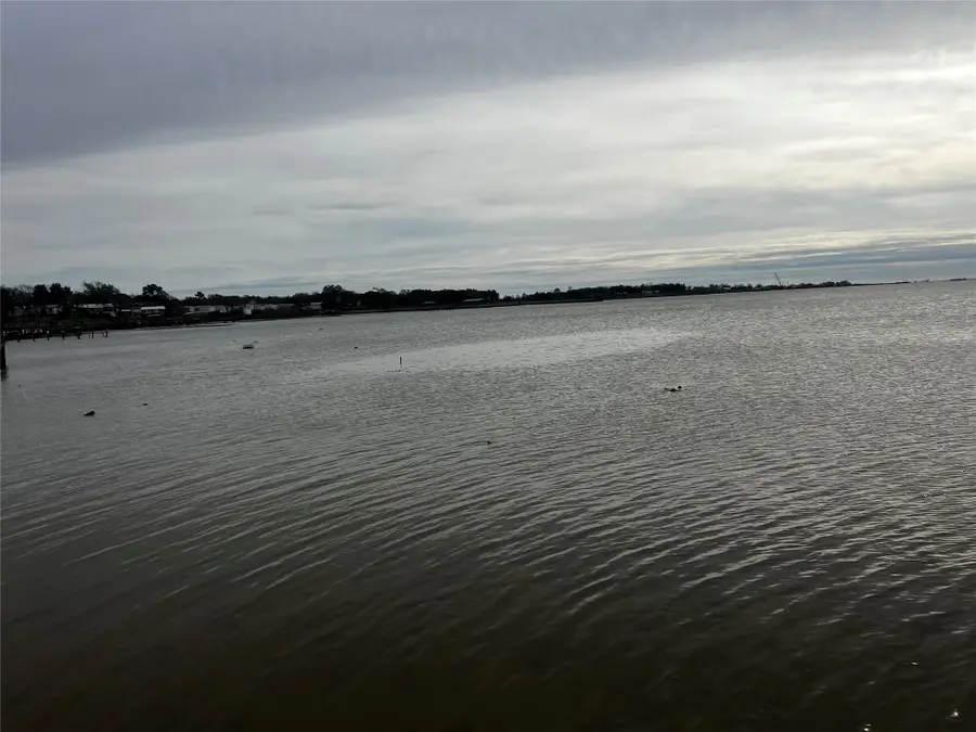 2646 Bay Oaks Harbor Drive, Baytown, TX 77523 - #2