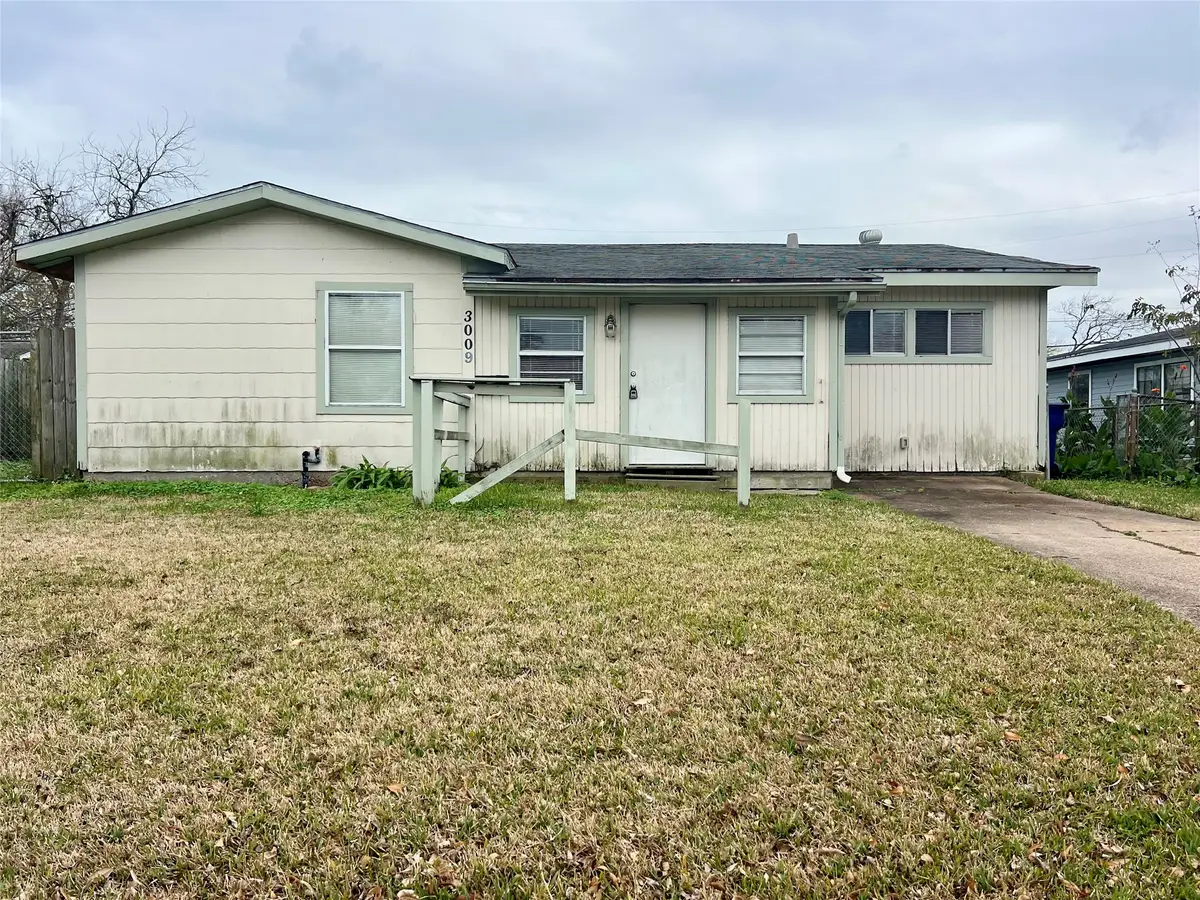 3009 Rust Avenue, Texas City, TX 77590 - Image #1