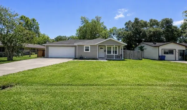 708 E 6th Street, Sweeny, TX 77480