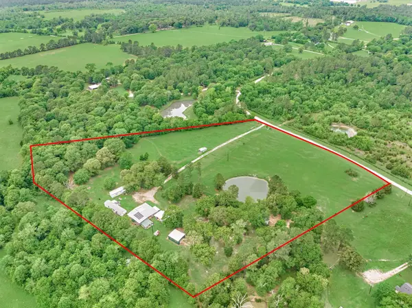 88 Piney Point Road, Huntsville, TX 77340