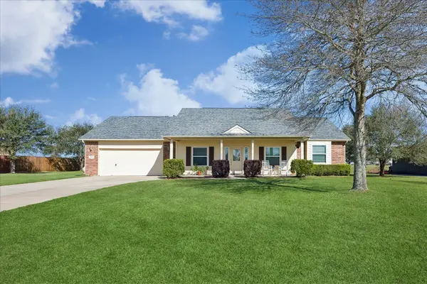 2695 Settlers Way Drive, Sealy, TX 77474