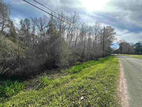 1270 Operators Lane, Vidor, TX 77662