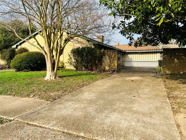 12614 Hunting Briar Drive, Houston, TX 77099