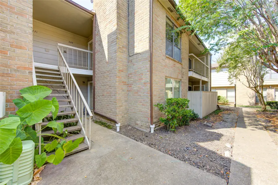 2120 Wilcrest Drive #220, Houston, TX 77042 - Image #3