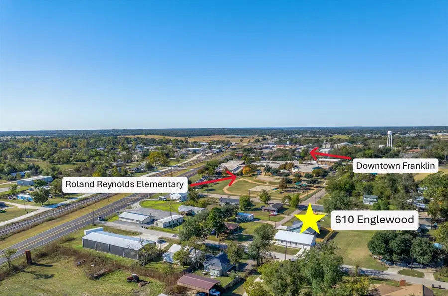 610 E Englewood Street, Franklin, TX 77856 - Image #2