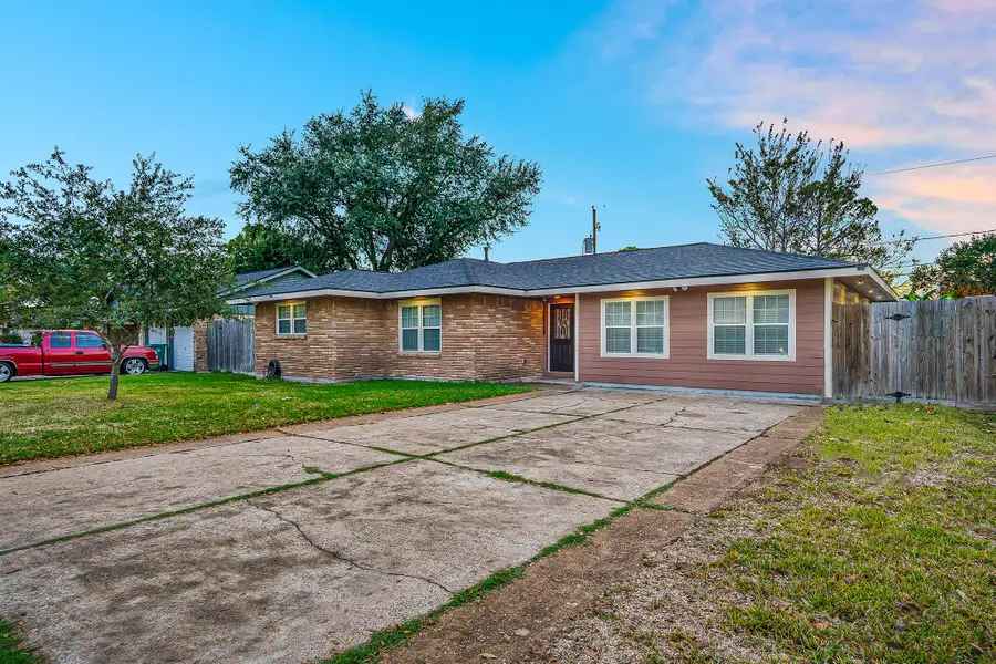 2516 Blueberry Lane, Pasadena, TX 77502 - Image #2