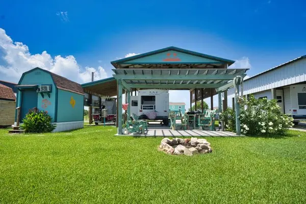 690 County Rd 202, Sargent, TX 77414