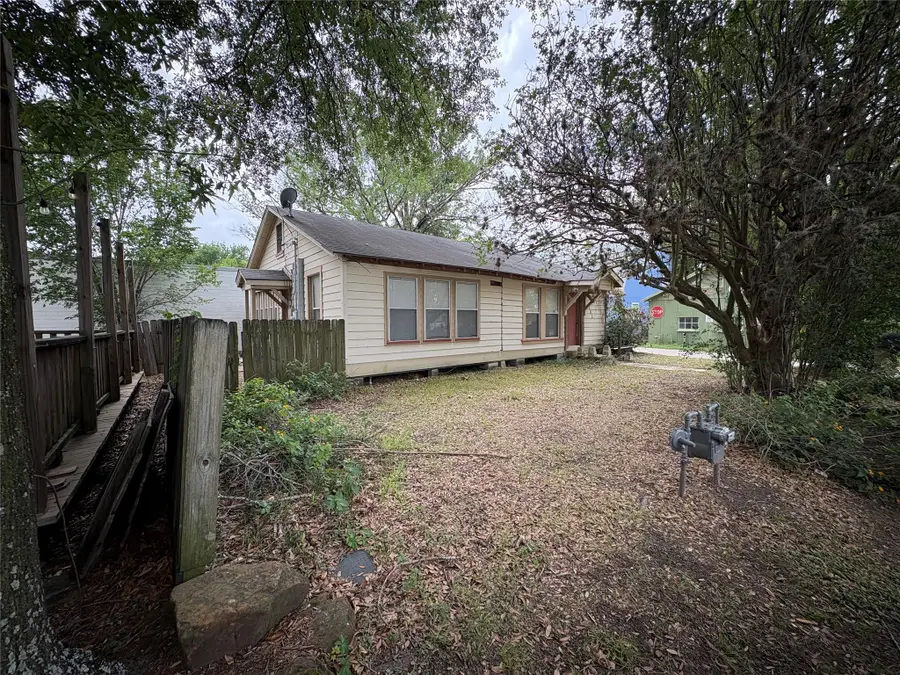 404 W Main Street, Tomball, TX 77375 - #2