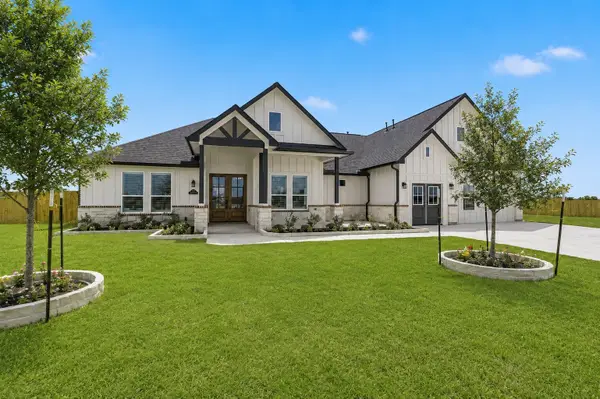 13007 Willow Drive, Needville, TX 77461