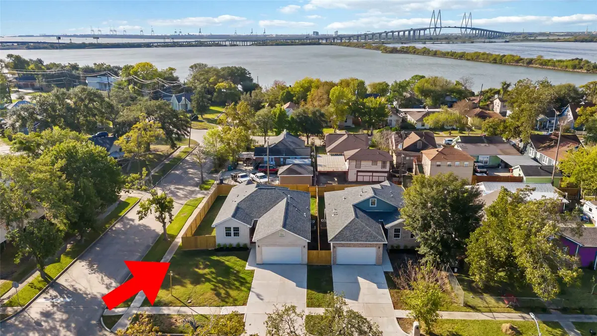 3201 Nebraska Street, Baytown, TX 77520 - #1