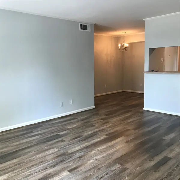 4631 Wild Indigo Street #560, Houston, TX 77027