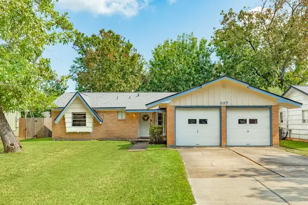 107 Hickory, Lake Jackson, TX 77566