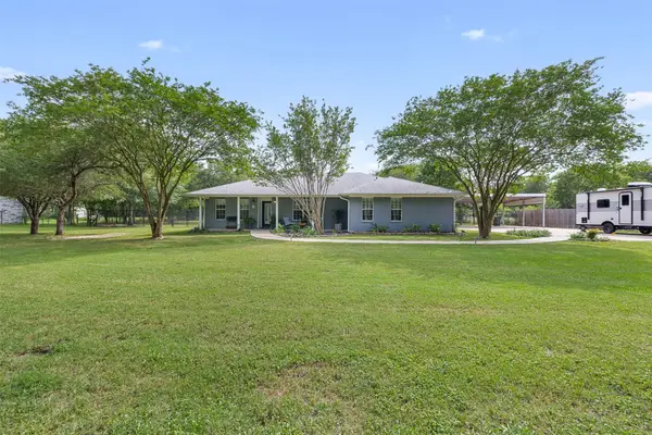10462 Woodview Drive, Bryan, TX 77845