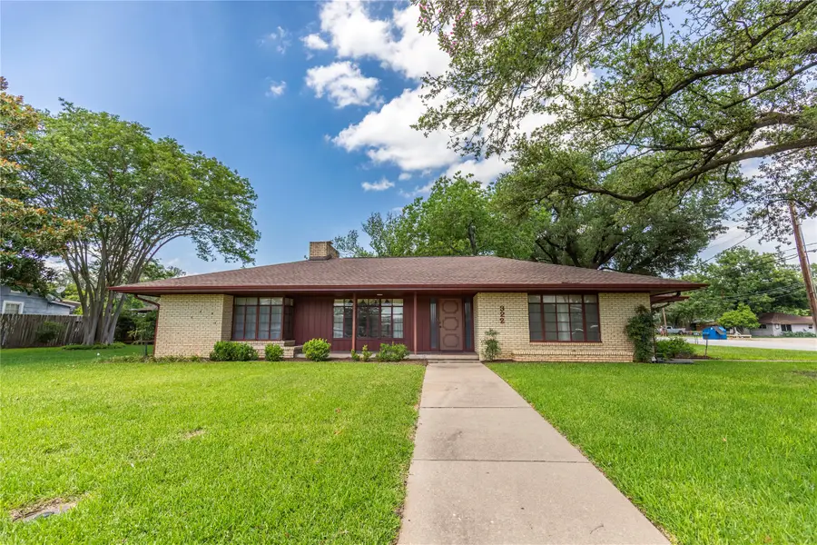322 E Obryant Street, Bellville, TX 77418 - Image #2