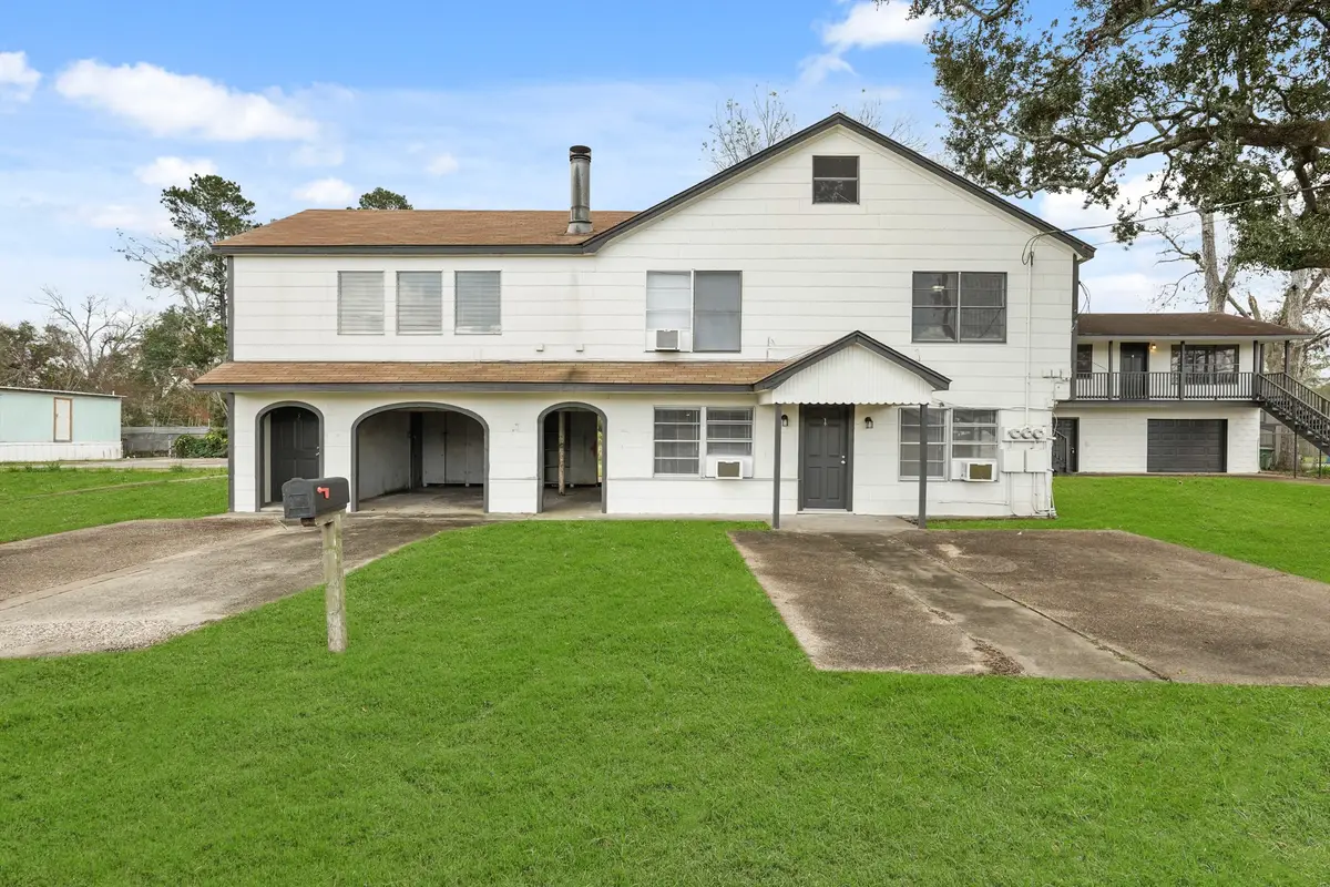 105 W Linney Street, Dayton, TX 77535 - #1