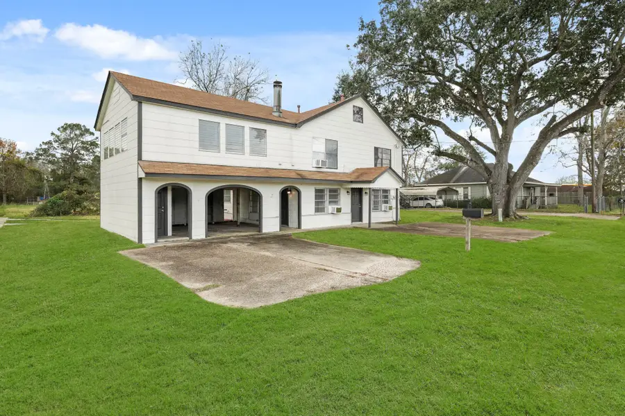 105 W Linney Street, Dayton, TX 77535 - #3