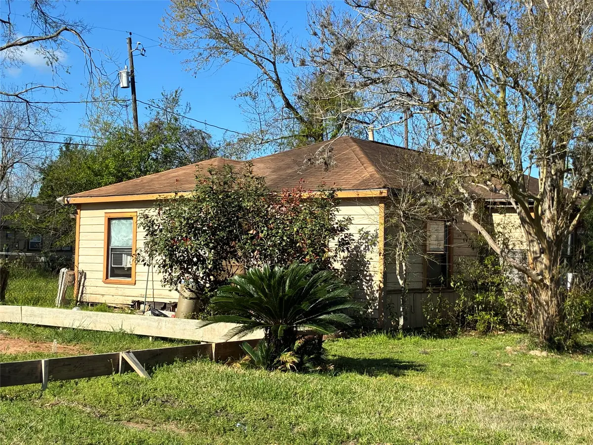 5226 Longmeadow Street, Houston, TX 77033 - #1