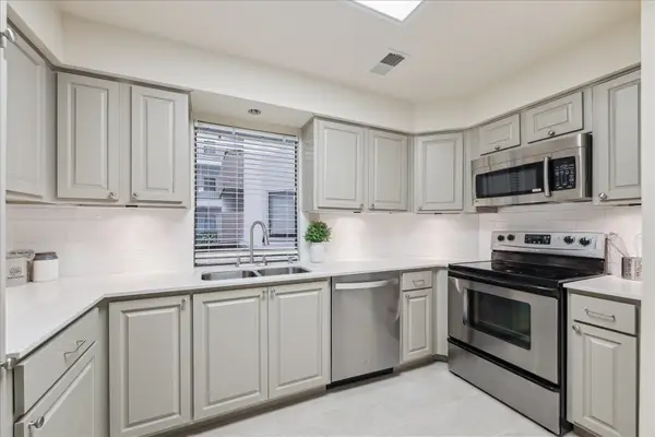 5220 Weslayan Street #109, Houston, TX 77005